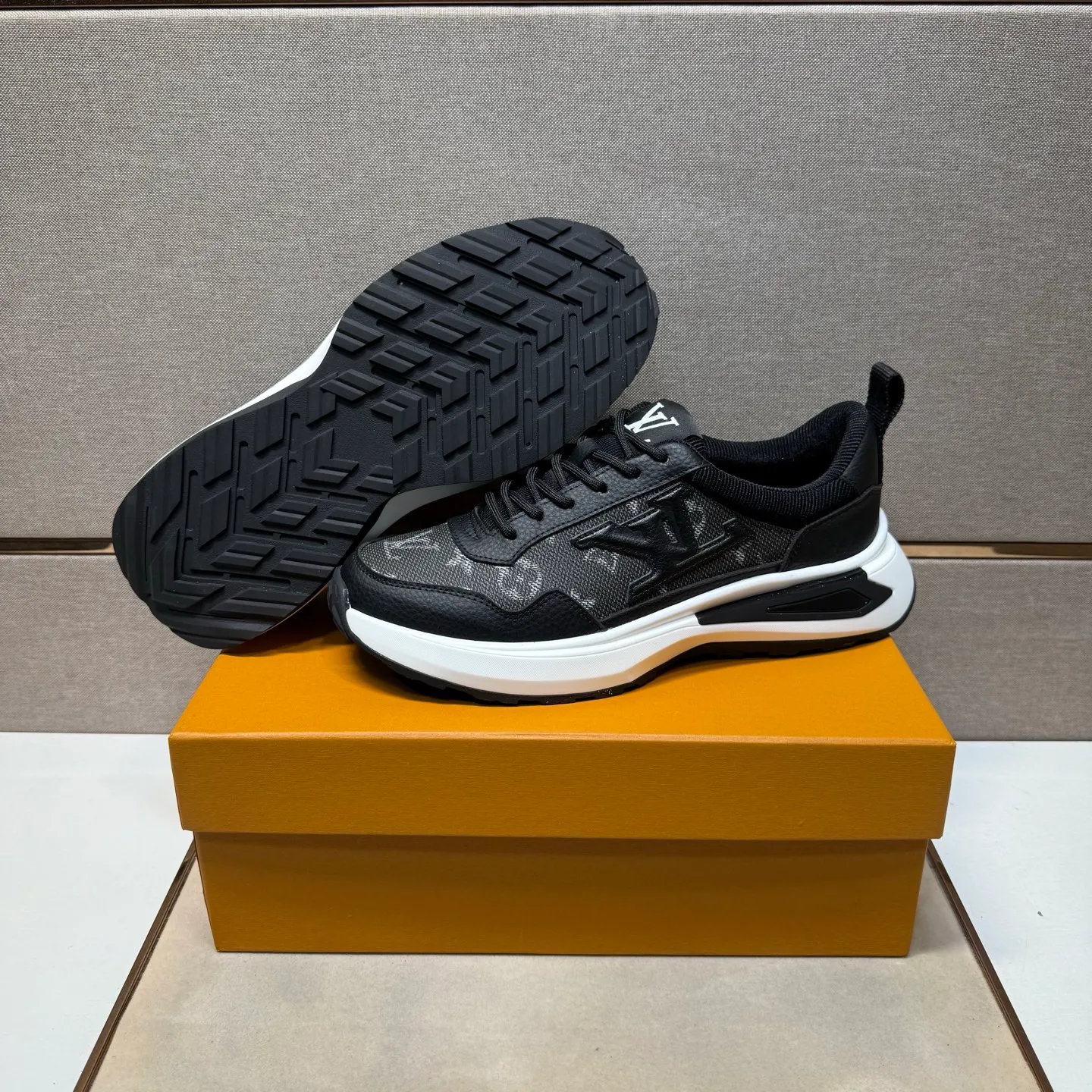 Men's men's shoes 💰pp462【LV～】men's casual shoes 2025z cabinet sales simultaneously 🔶Size: 38-44 #️⃣ 🔷3 colors🔜The upper is made of multi-material splicing➕Mesh lining, comfortable and breathable, sole: original comfortable and wear-resistant outsole, ⚠️real thing📱photographed🎬real thing is better📢📢📢